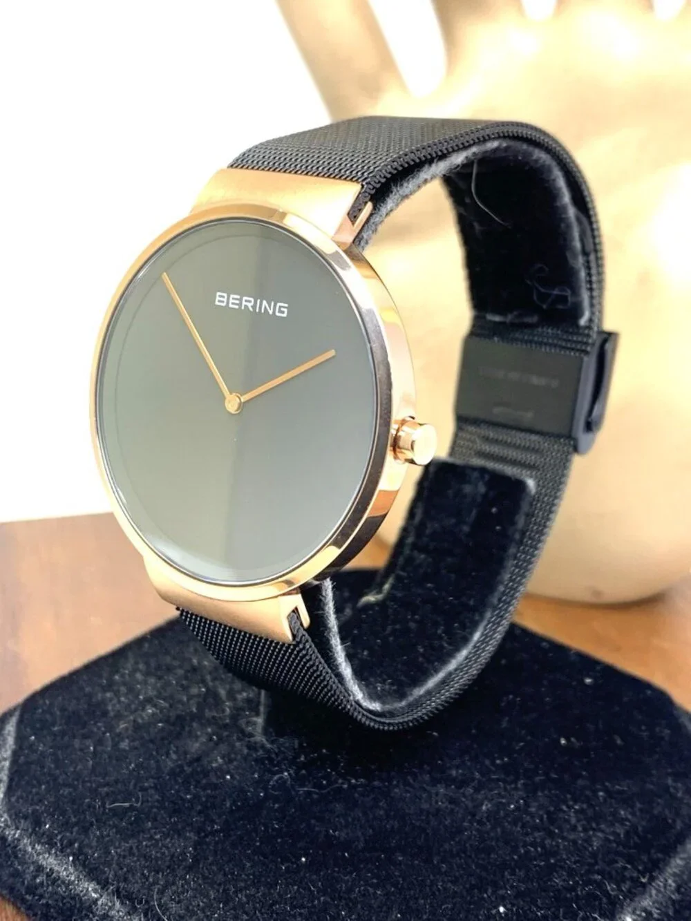 Bering Men's Watch 14539-166 Quartz Rose Gold Black Mesh Stainless Steel 39mm